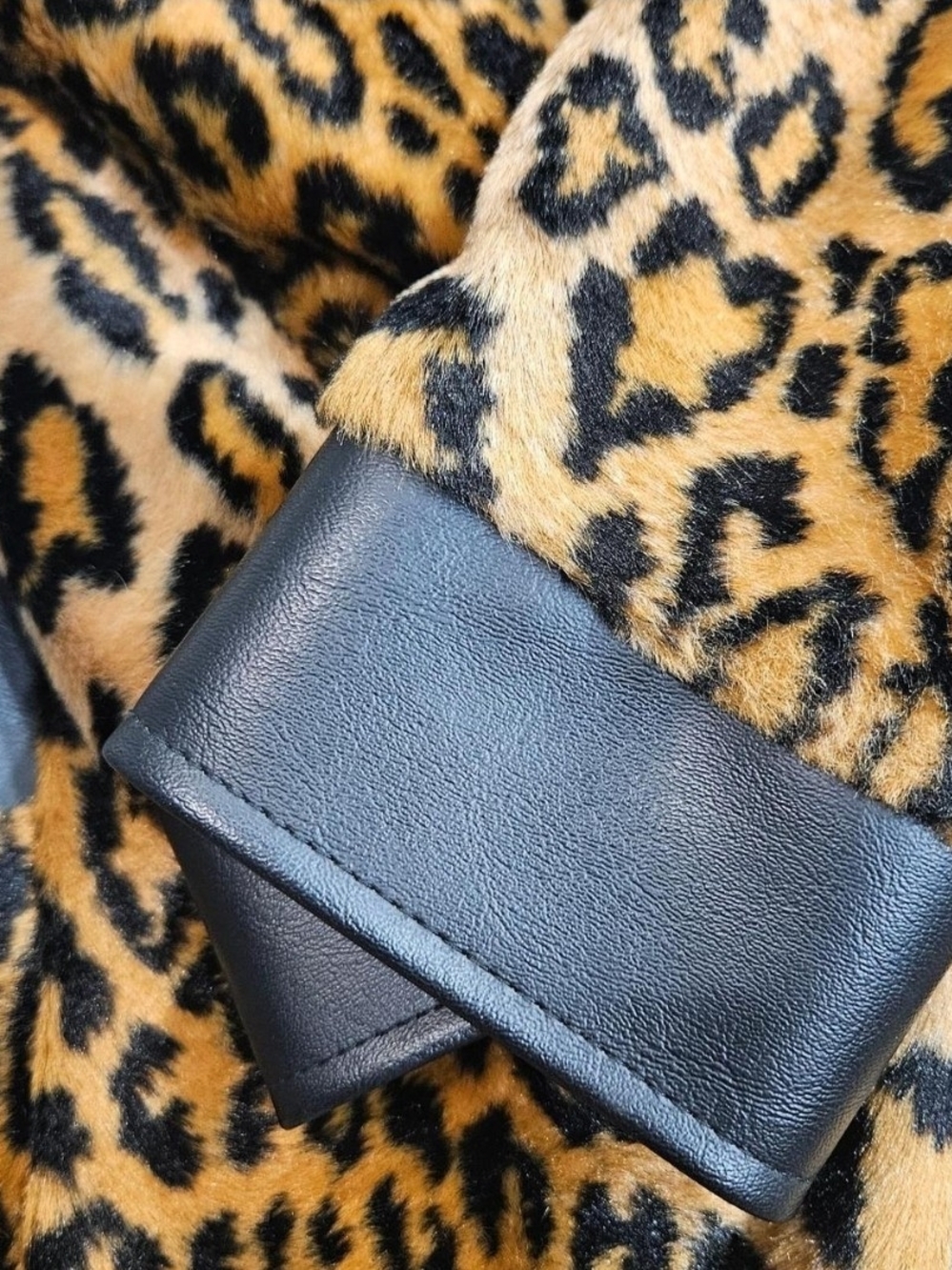 Lip Service Women's Vintage Leopard Print Pea Coat in Tan & Black🐅 - Picture 5 of 5